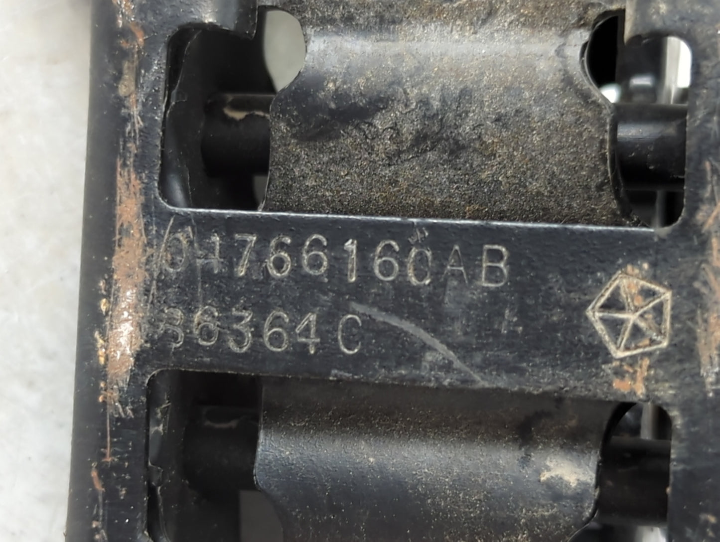 2013 Chrysler 200 Spare Scissor Car Jack - Oemusedautoparts1.com