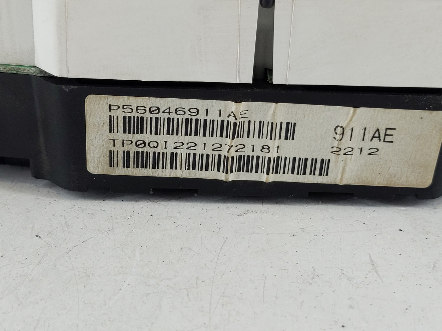2011-2014 Chrysler 200 Instrument Cluster Speedometer Gauges P/N:P56046911AE Fits Fits 2011 2012 2013 2014 OEM Used Auto Par