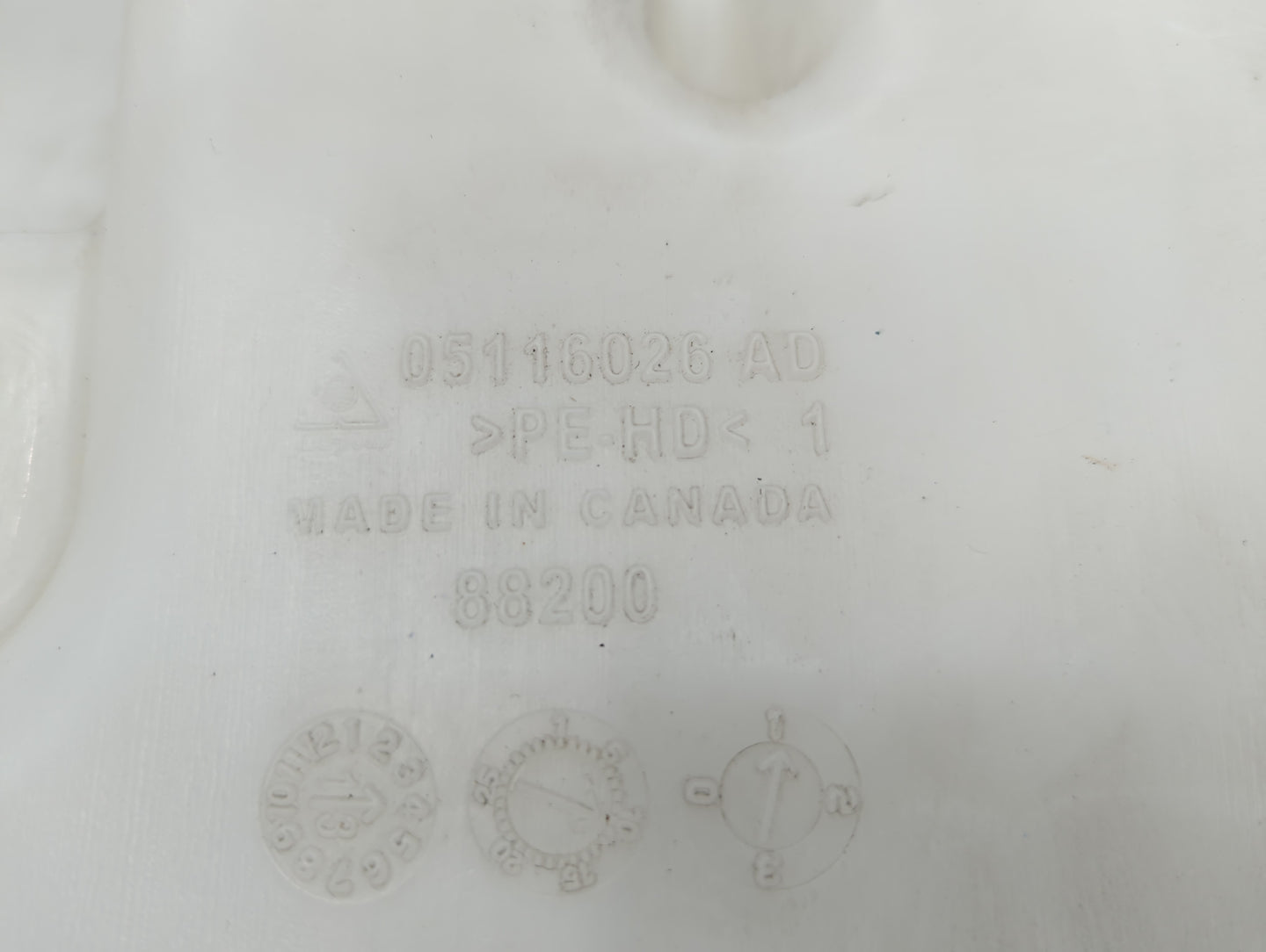 2011-2014 Chrysler 200 Windshield Washer Fluid Reservoir Bottle Oem - Oemusedautoparts1.com