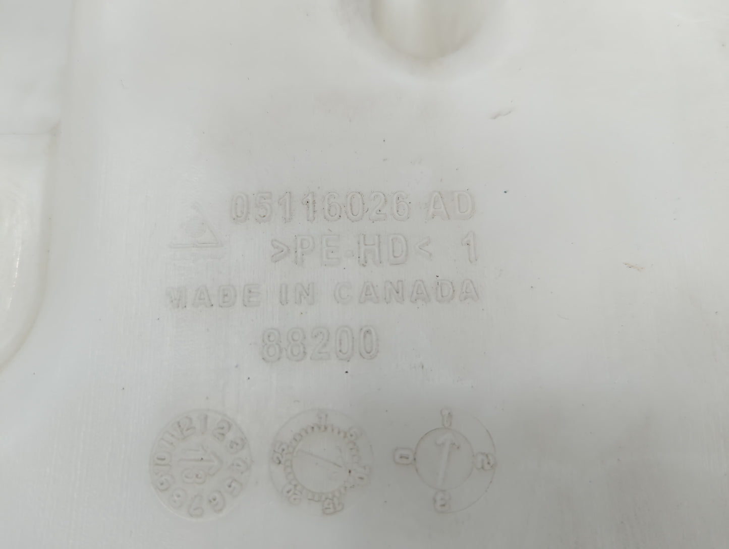 2011-2014 Chrysler 200 Windshield Washer Fluid Reservoir Bottle Oem - Oemusedautoparts1.com