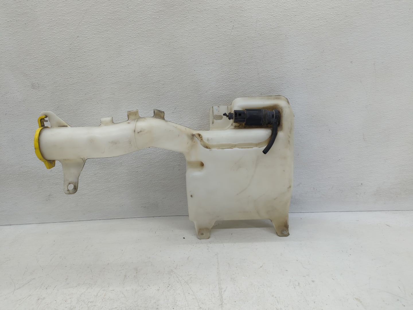 2011-2014 Chrysler 200 Windshield Washer Fluid Reservoir Bottle Oem - Oemusedautoparts1.com