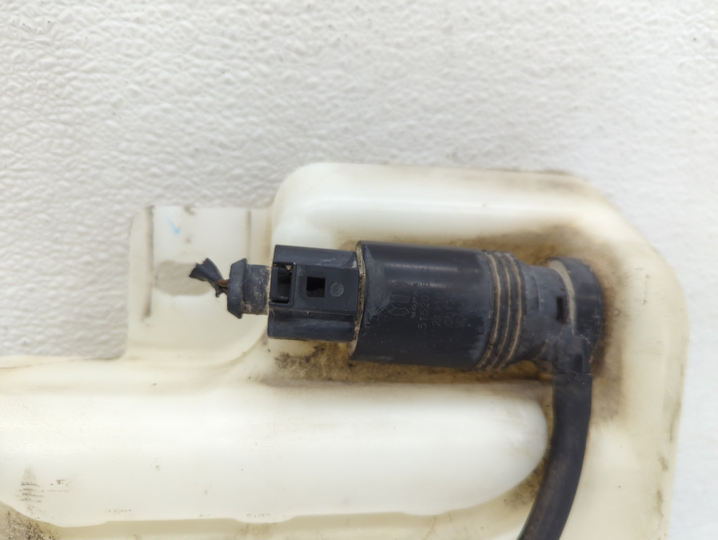 2011-2014 Chrysler 200 Windshield Washer Fluid Reservoir Bottle Oem - Oemusedautoparts1.com