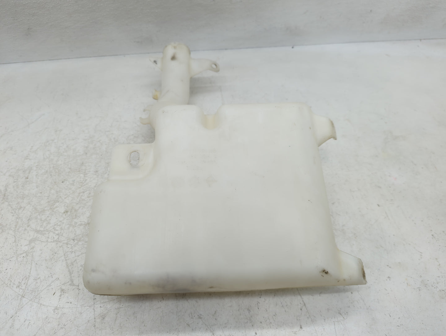 2011-2014 Chrysler 200 Windshield Washer Fluid Reservoir Bottle Oem - Oemusedautoparts1.com