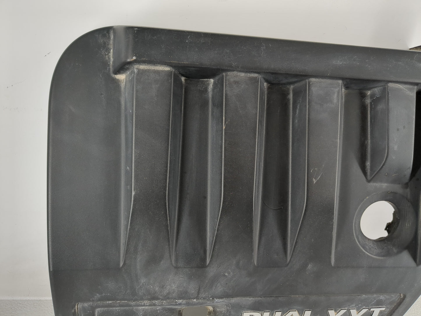 2013 Chrysler 200 Engine Cover - Oemusedautoparts1.com