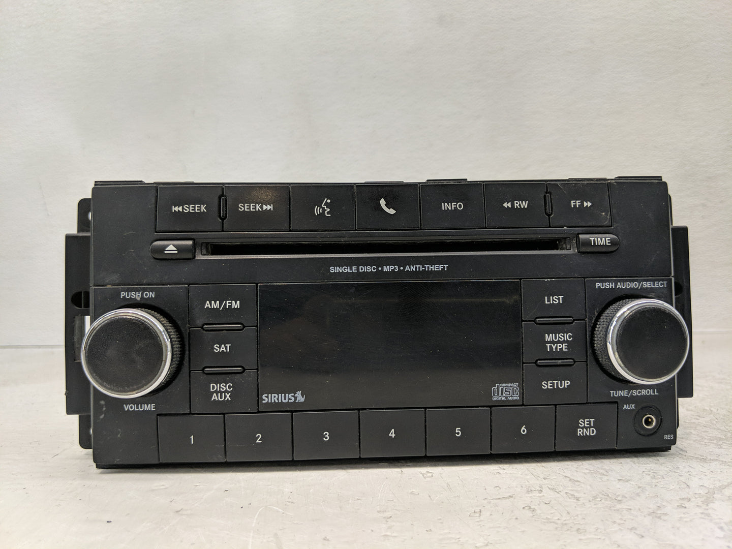 2013-2014 Chrysler 200 Radio AM FM Cd Player Receiver Replacement P/N:P05091197AC Fits Fits 2013 2014 OEM Used Auto Parts - 