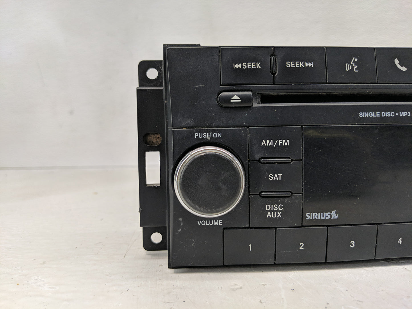 2013-2014 Chrysler 200 Radio AM FM Cd Player Receiver Replacement P/N:P05091197AC Fits Fits 2013 2014 OEM Used Auto Parts - 