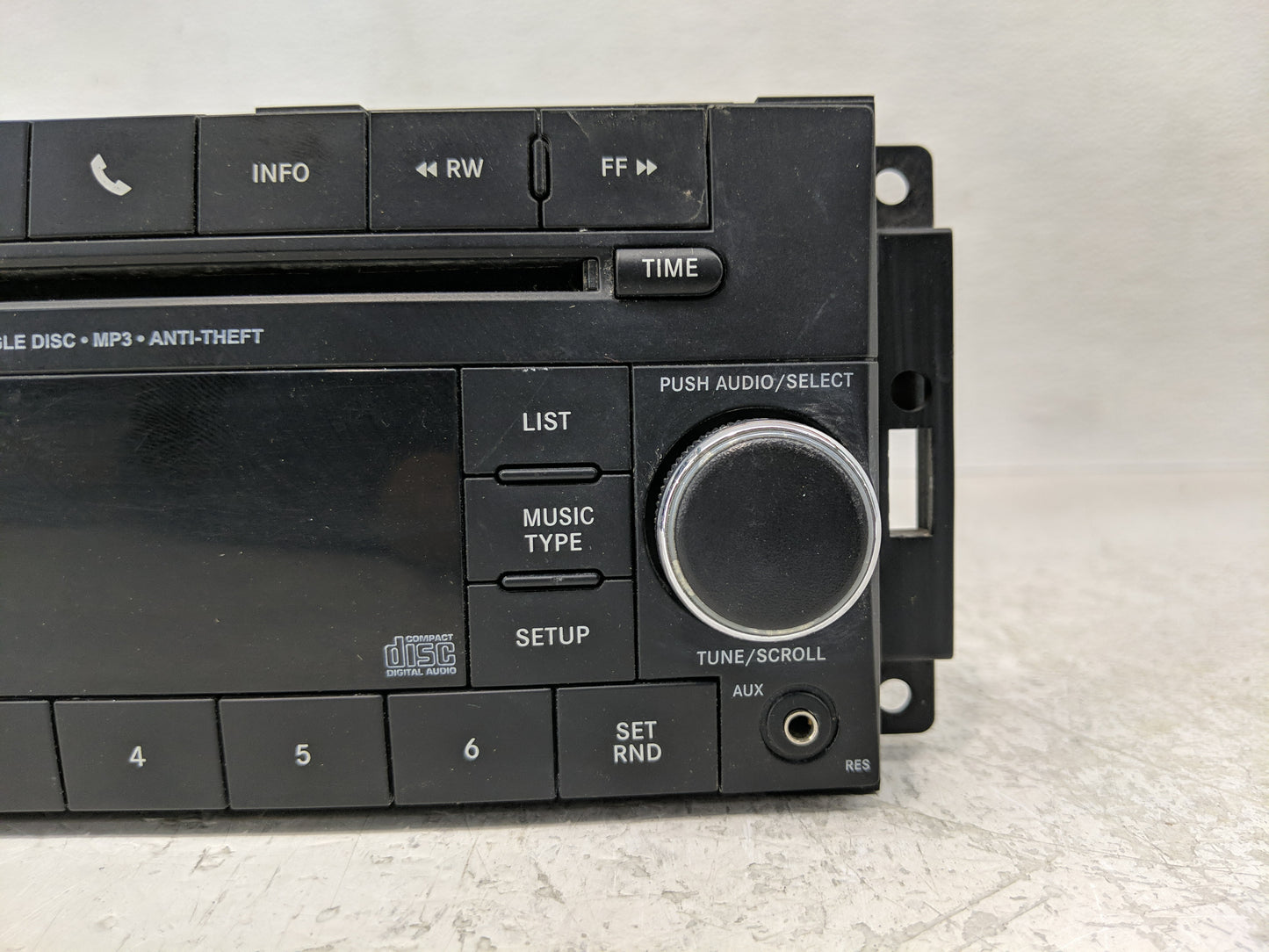 2013-2014 Chrysler 200 Radio AM FM Cd Player Receiver Replacement P/N:P05091197AC Fits Fits 2013 2014 OEM Used Auto Parts - 