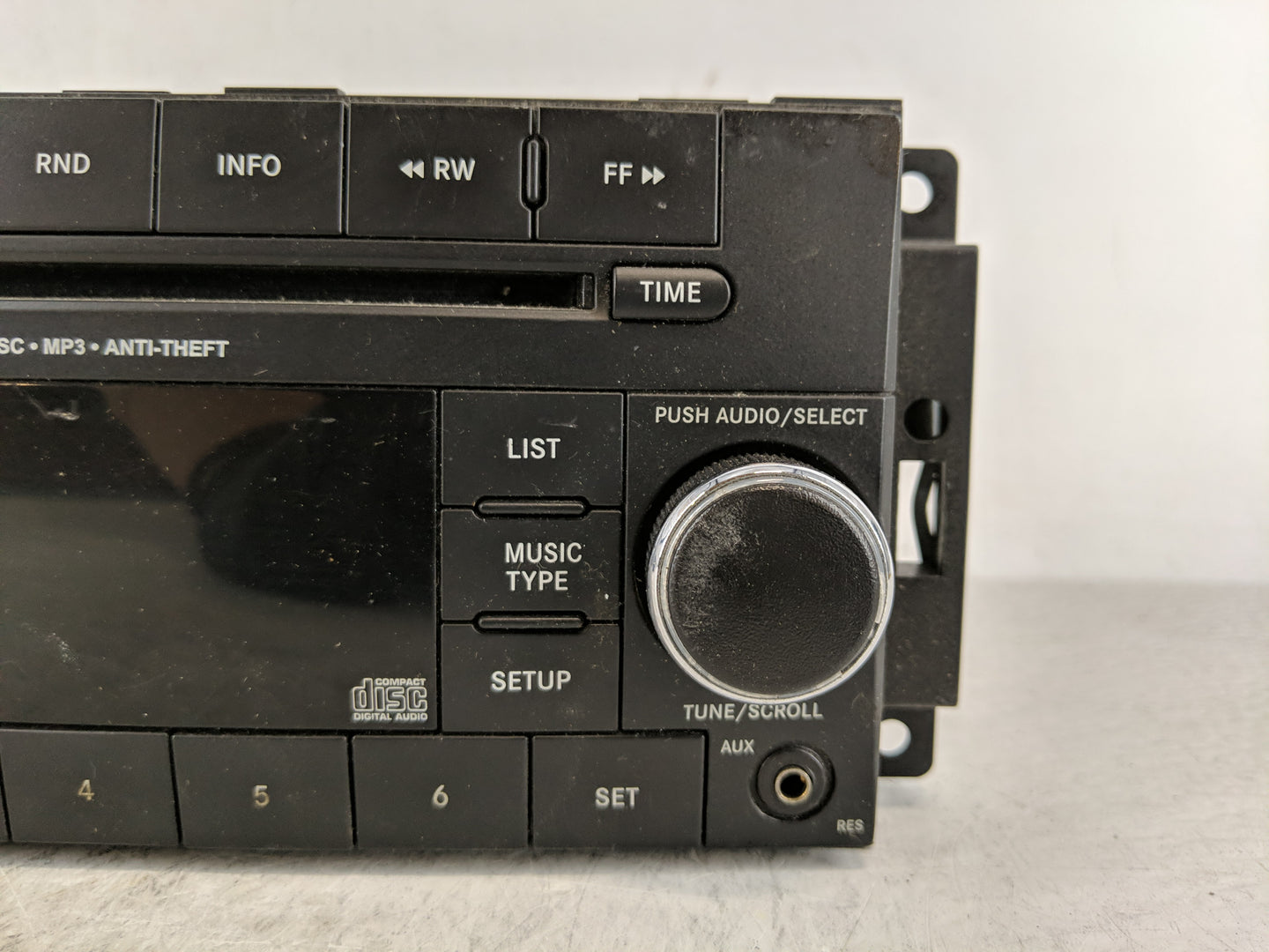 2013-2014 Chrysler 200 Radio AM FM Cd Player Receiver Replacement P/N:P05091163AC Fits Fits 2013 2014 OEM Used Auto Parts - 