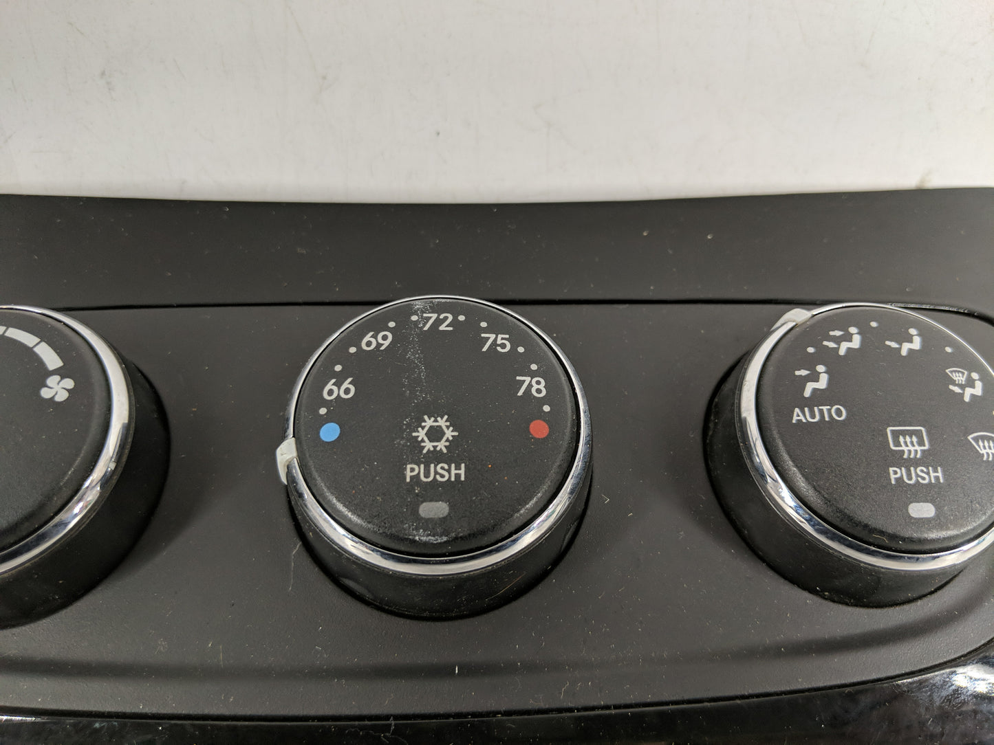 2011-2014 Chrysler 200 Climate Control Module Temperature AC/Heater Replacement P/N:P55111888AI Fits OEM Used Auto Parts - O
