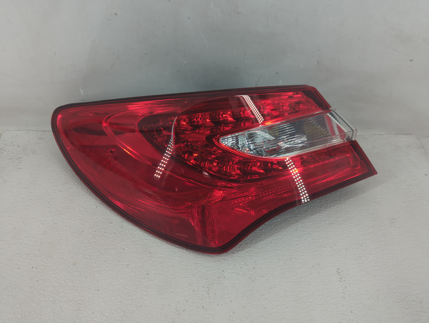 2011-2014 Chrysler 200 Tail Light Assembly Driver Left OEM P/N:05182525AE Fits Fits 2011 2012 2013 2014 OEM Used Auto Parts 