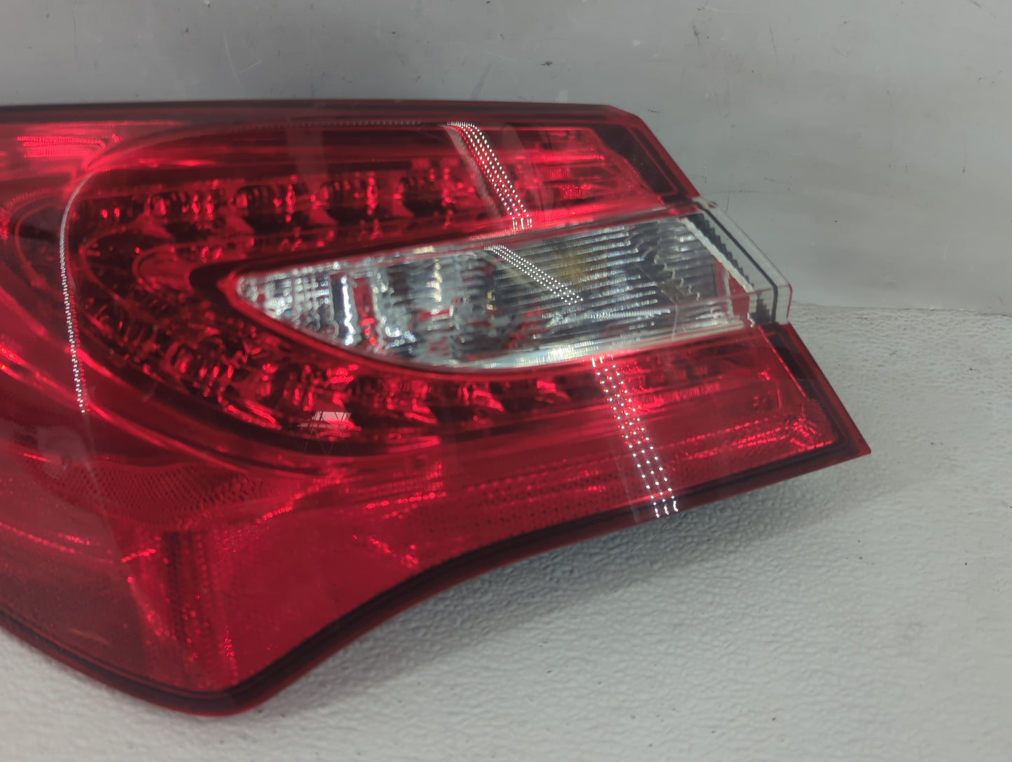2011-2014 Chrysler 200 Tail Light Assembly Driver Left OEM P/N:05182525AE Fits Fits 2011 2012 2013 2014 OEM Used Auto Parts 