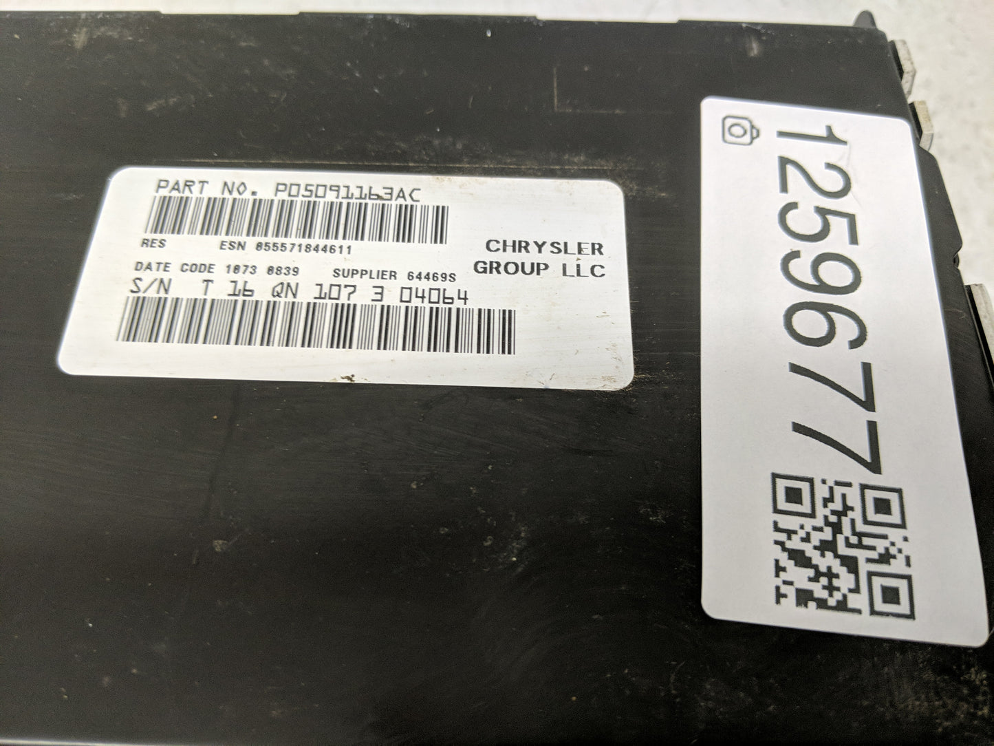 2013-2014 Chrysler 200 Radio AM FM Cd Player Receiver Replacement P/N:P05091163AC Fits Fits 2013 2014 OEM Used Auto Parts - 