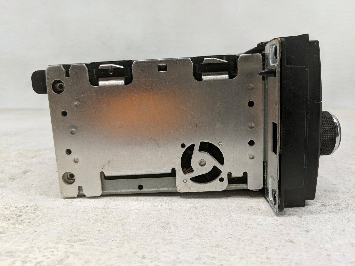 2013-2014 Chrysler 200 Radio AM FM Cd Player Receiver Replacement P/N:P05091163AC Fits Fits 2013 2014 OEM Used Auto Parts - 