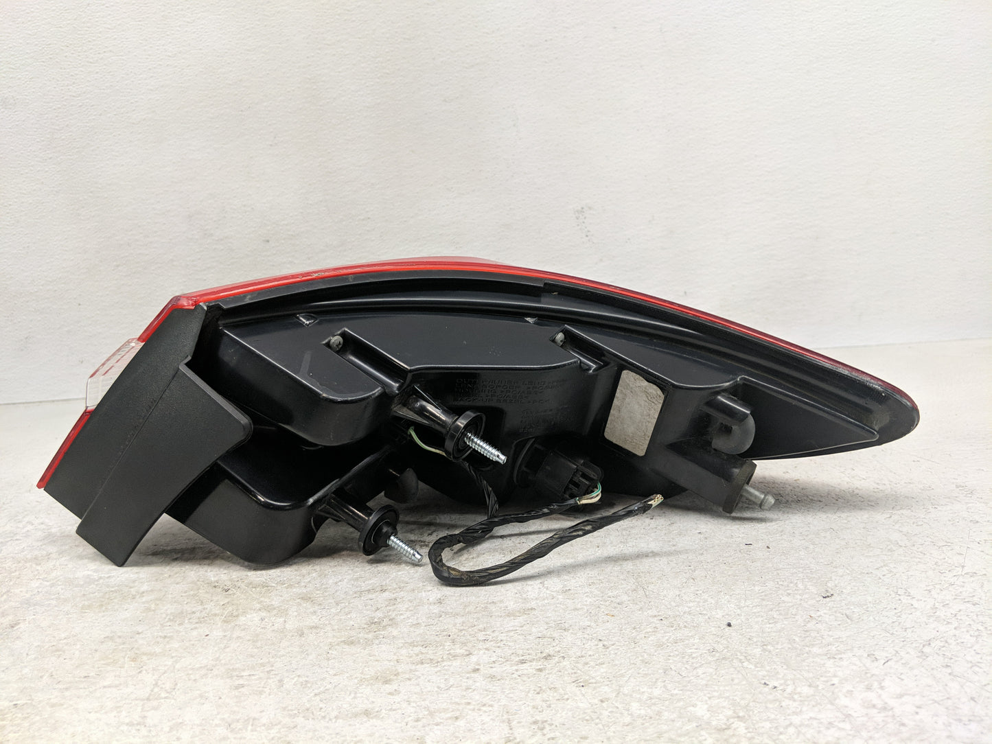2011-2014 Chrysler 200 Tail Light Assembly Driver Left OEM Fits Fits 2011 2012 2013 2014 OEM Used Auto Parts - Oemusedautopa