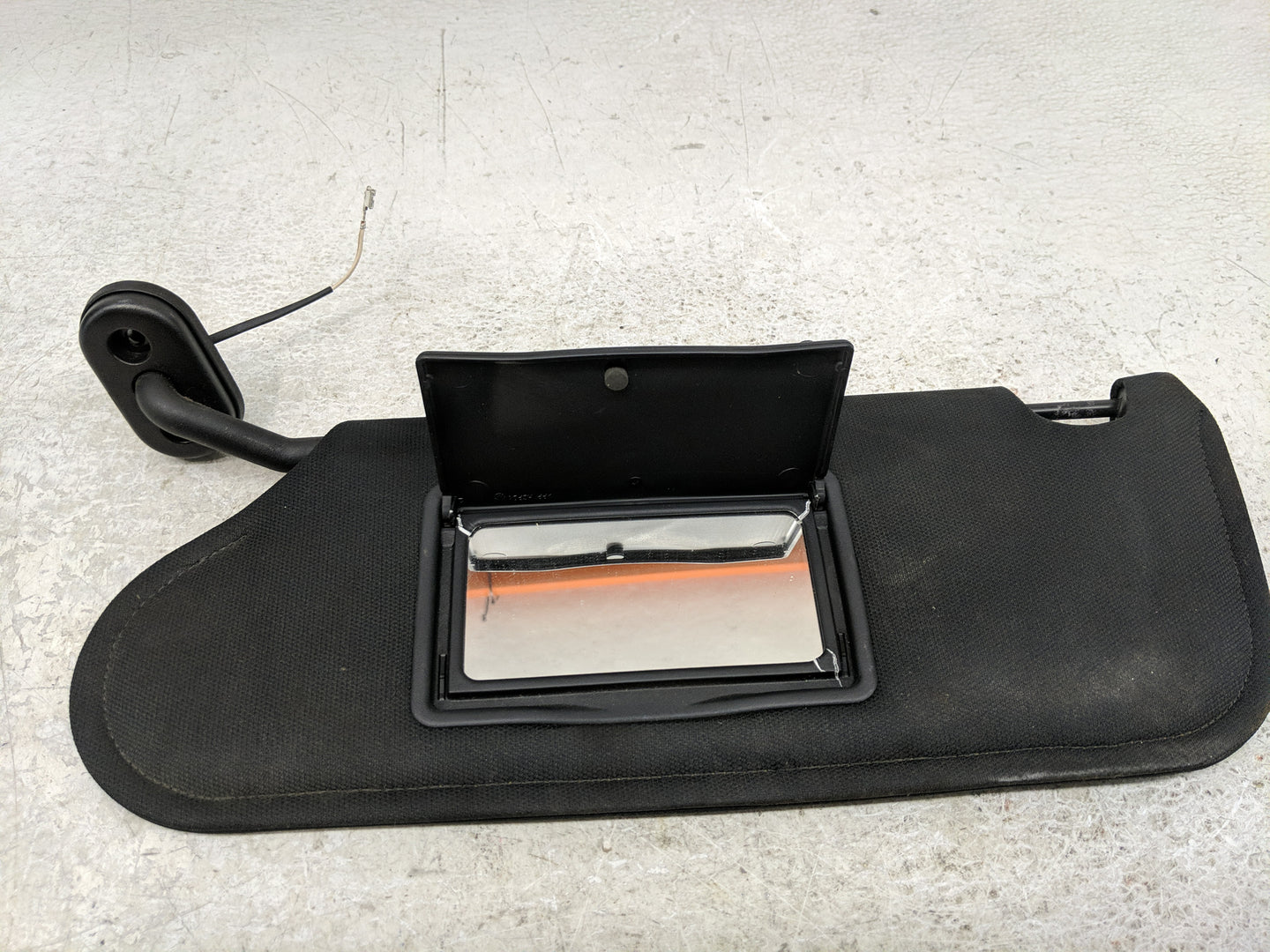 2011-2014 Chrysler 200 Sun Visor Shade Replacement Driver Left Mirror Fits Fits 2011 2012 2013 2014 OEM Used Auto Parts - Oe