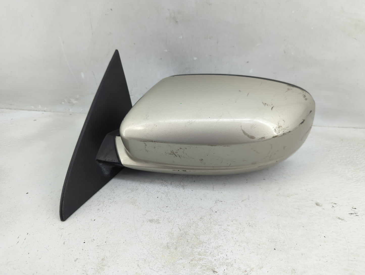 2011-2014 Chrysler 200 Driver Side View Mirror - Left Door Mirror OEM Used - Oemusedautoparts1.com