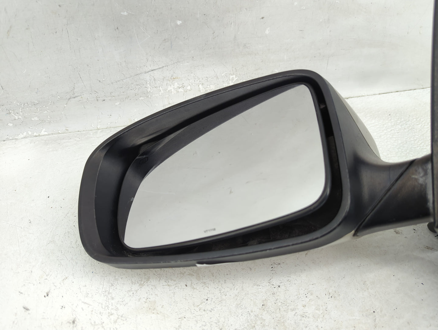 2011-2014 Chrysler 200 Driver Side View Mirror - Left Door Mirror OEM Used - Oemusedautoparts1.com