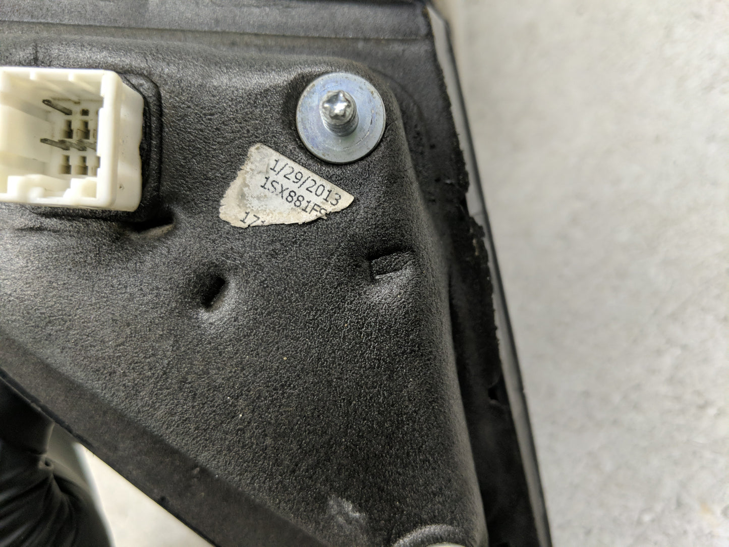 2011-2014 Chrysler 200 Passenger Side View Mirror - Right Door Mirror OEM Used - Oemusedautoparts1.com
