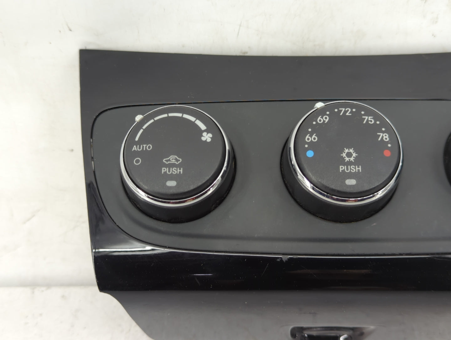 2011-2014 Chrysler 200 Climate Control Module Temperature AC/Heater Replacement P/N:P55111888AH Fits OEM Used Auto Parts - O