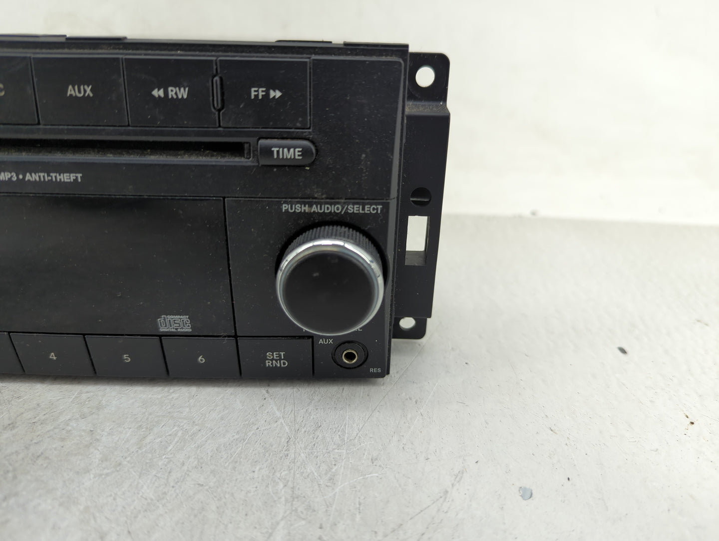 2013-2014 Chrysler 200 Radio AM FM Cd Player Receiver Replacement P/N:P05091195AC Fits Fits 2013 2014 OEM Used Auto Parts - 