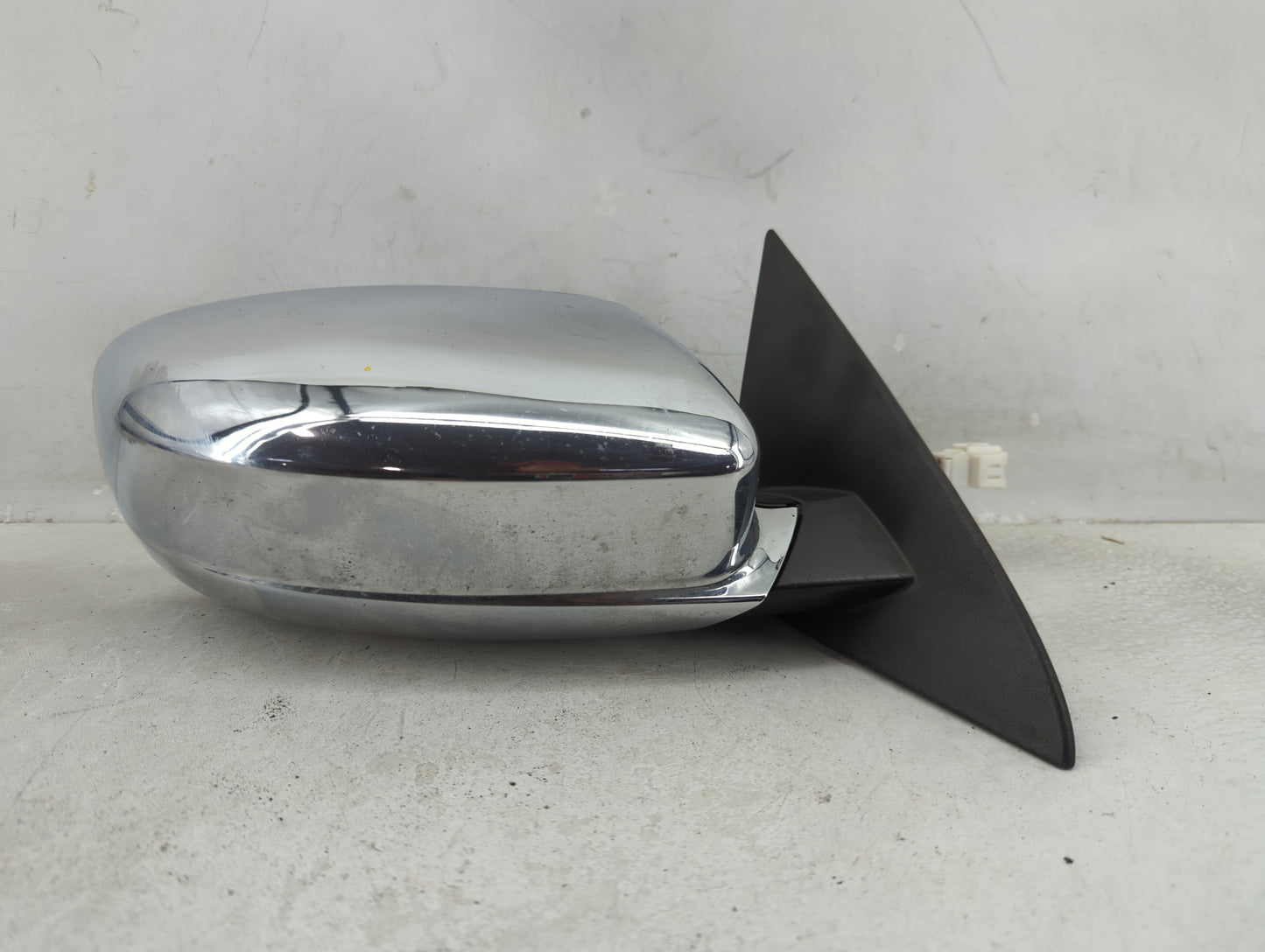 2011-2014 Chrysler 200 Passenger Side View Mirror - Right Door Mirror OEM Used - Oemusedautoparts1.com