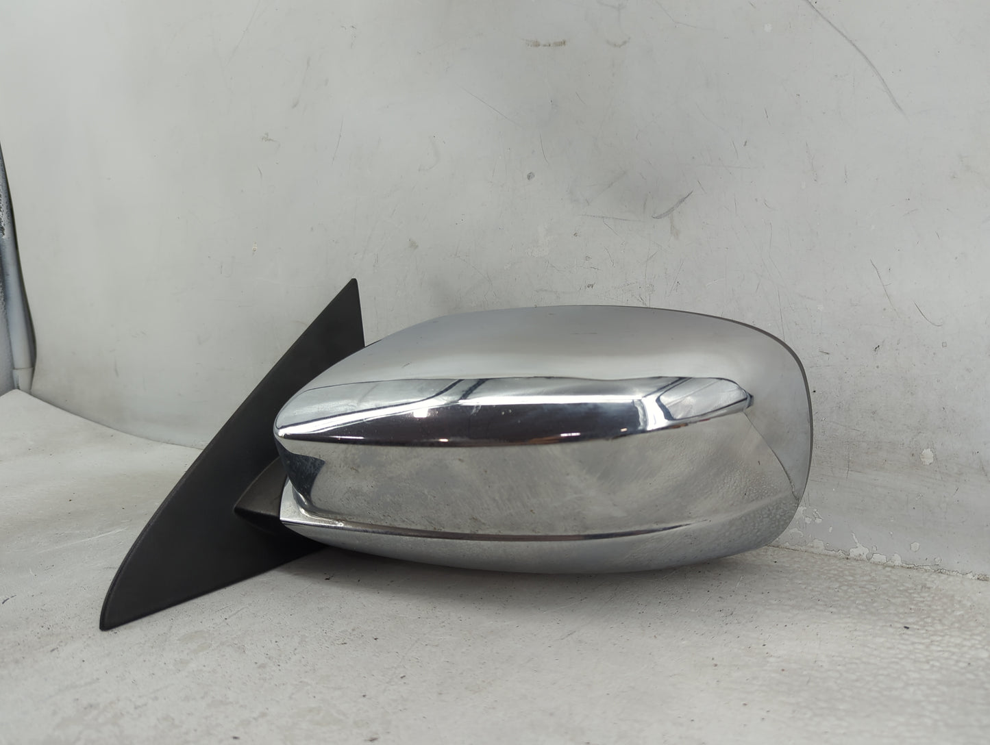 2011-2014 Chrysler 200 Driver Side View Mirror - Left Door Mirror OEM Used - Oemusedautoparts1.com