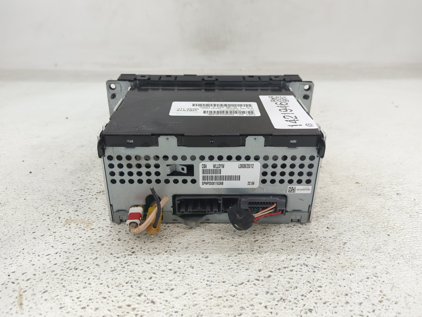 2013-2014 Chrysler 200 Radio AM FM Cd Player Receiver Replacement P/N:P05091163AB Fits Fits 2013 2014 OEM Used Auto Parts - 