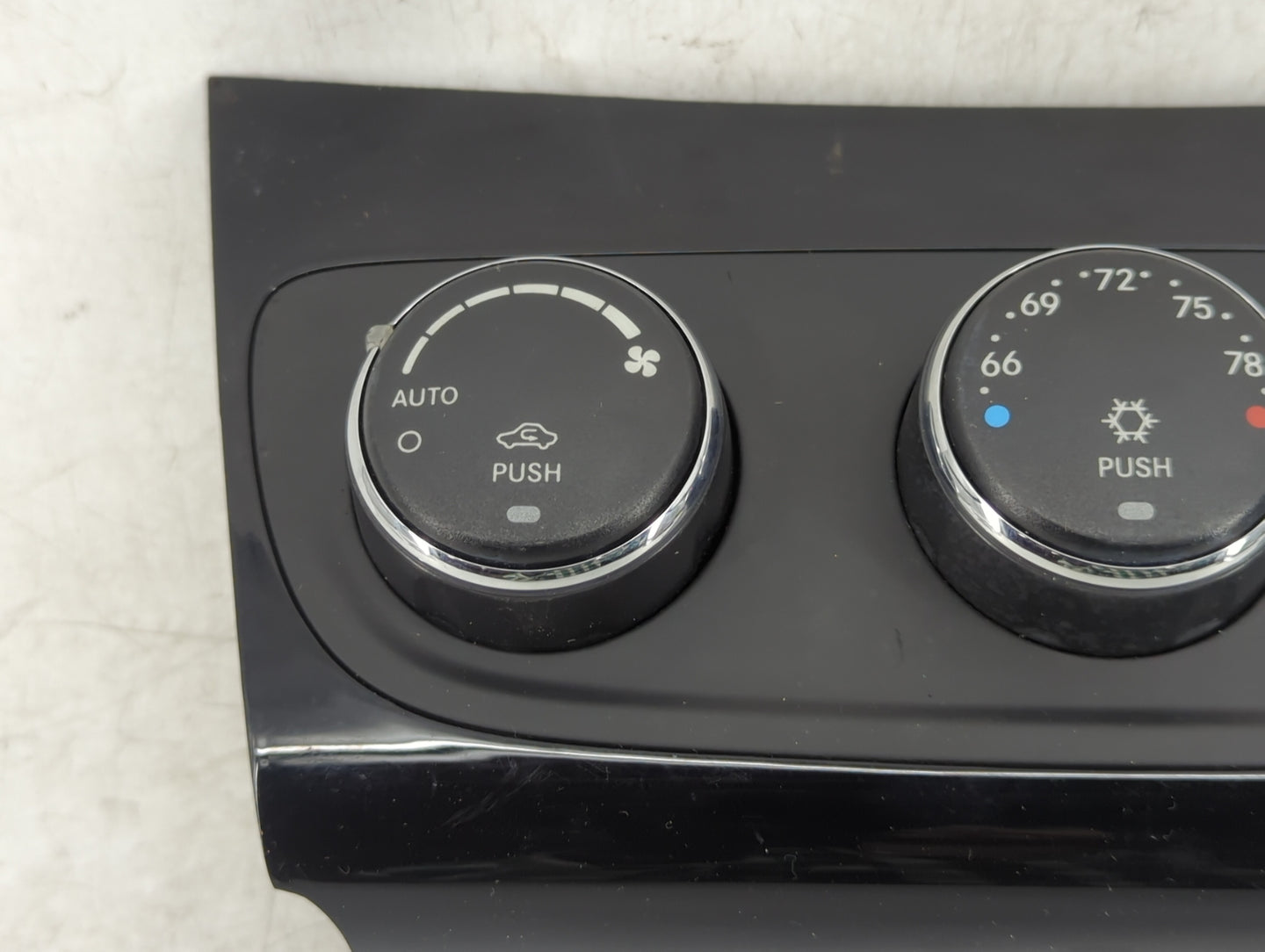 2011-2014 Chrysler 200 Climate Control Module Temperature AC/Heater Replacement P/N:P55111888AI Fits OEM Used Auto Parts - O