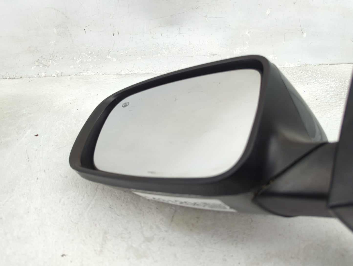 2011-2014 Chrysler 200 Driver Side View Mirror - Left Door Mirror OEM Used - Oemusedautoparts1.com