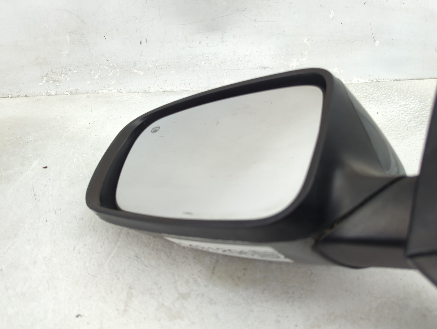 2011-2014 Chrysler 200 Driver Side View Mirror - Left Door Mirror OEM Used - Oemusedautoparts1.com