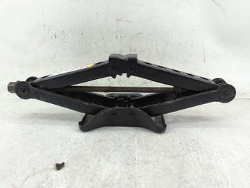 2013 Chrysler 200 Spare Scissor Car Jack - Oemusedautoparts1.com