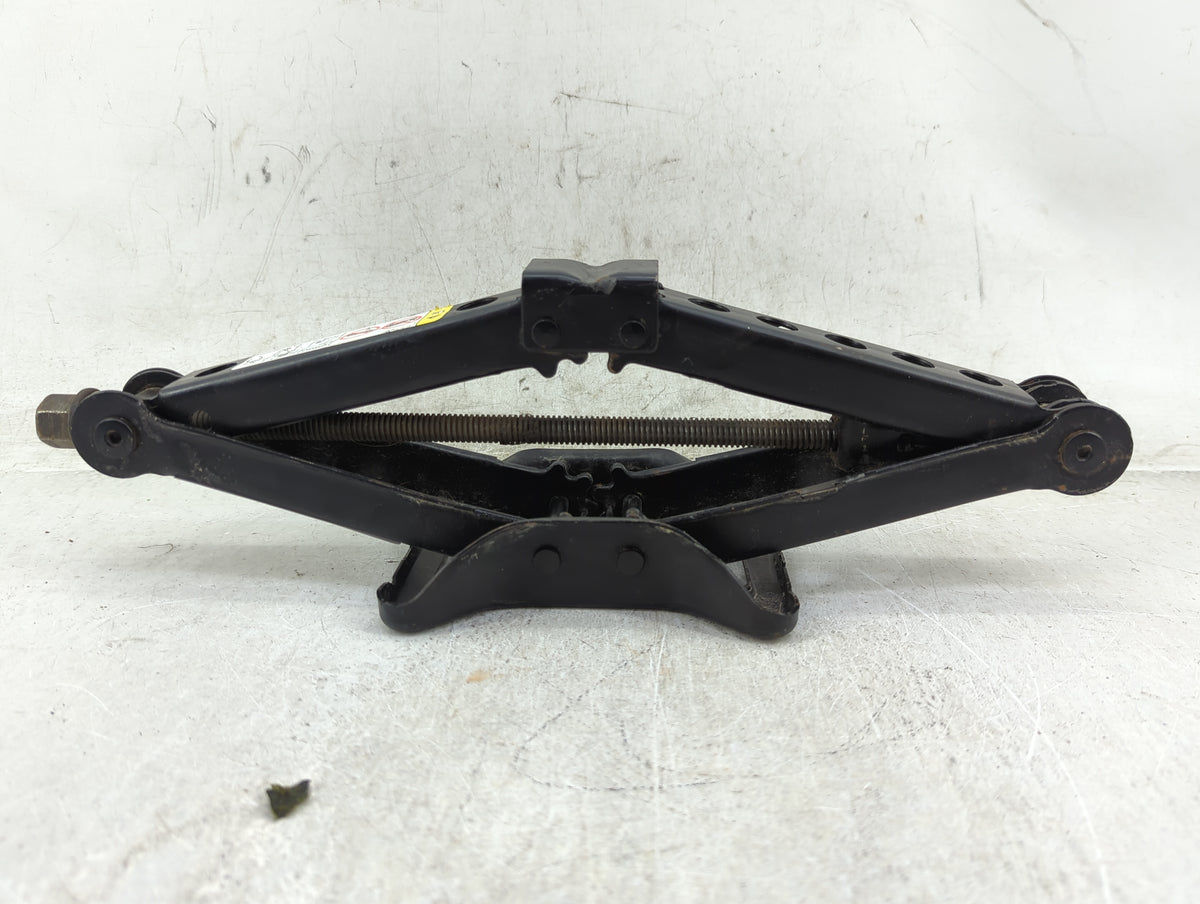 2013 Chrysler 200 Spare Scissor Car Jack 1431713 - Oemusedautoparts1.com