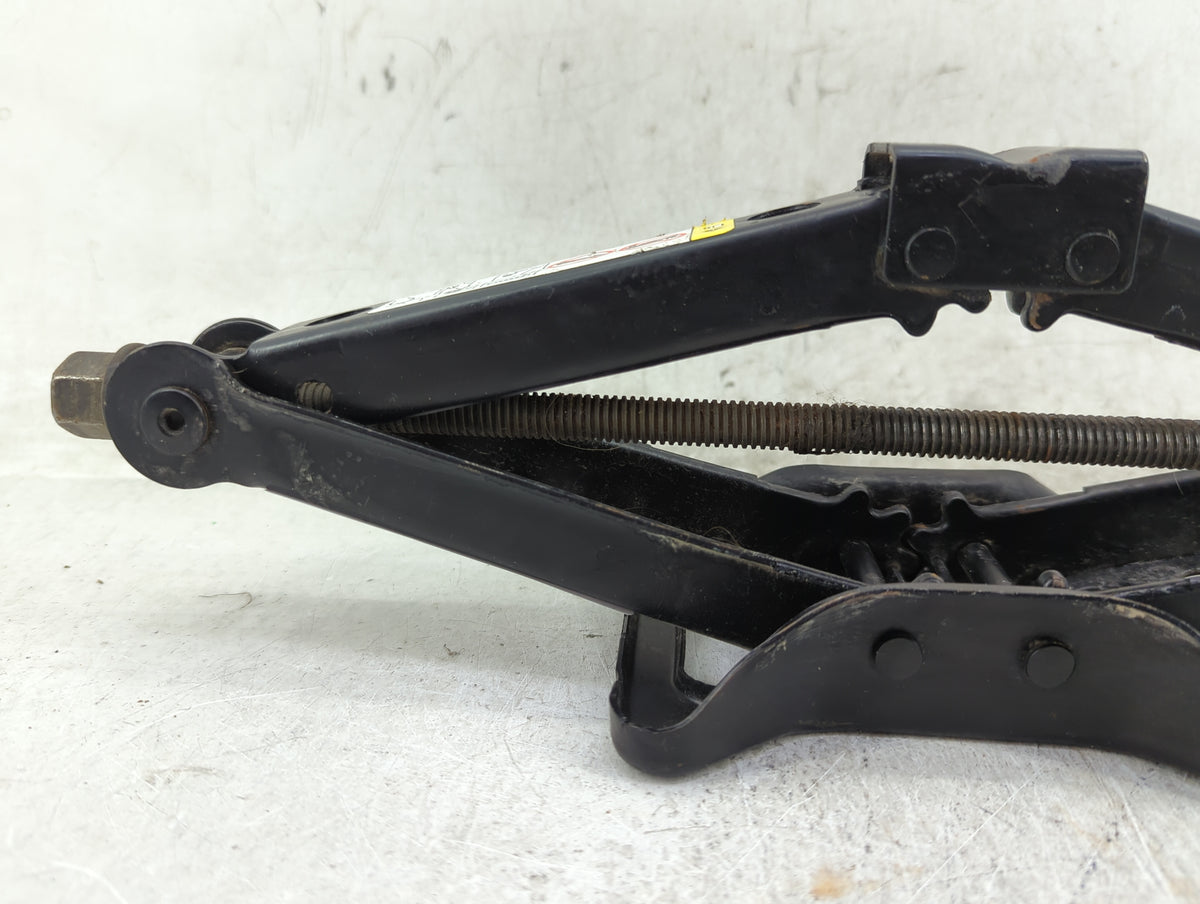 2013 Chrysler 200 Spare Scissor Car Jack 1431713 - Oemusedautoparts1.com