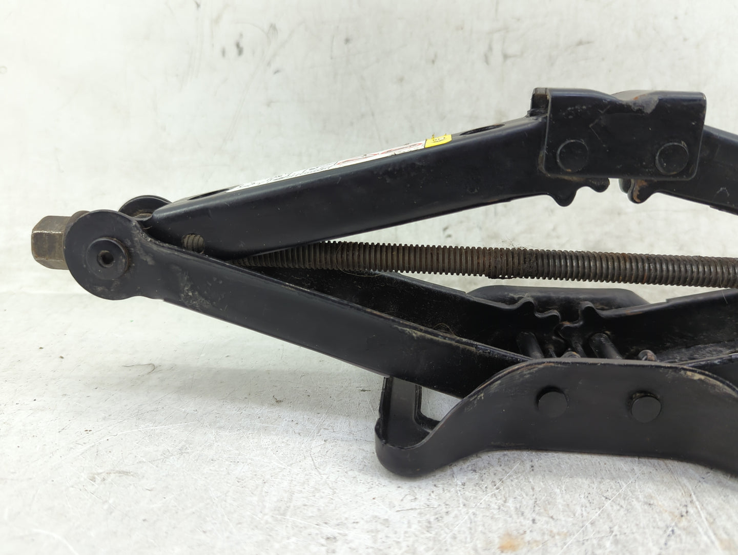 2013 Chrysler 200 Spare Scissor Car Jack - Oemusedautoparts1.com