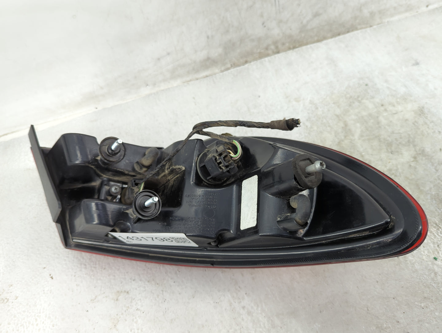 2011-2014 Chrysler 200 Tail Light Assembly Passenger Right OEM Fits Fits 2011 2012 2013 2014 OEM Used Auto Parts - Oemusedau