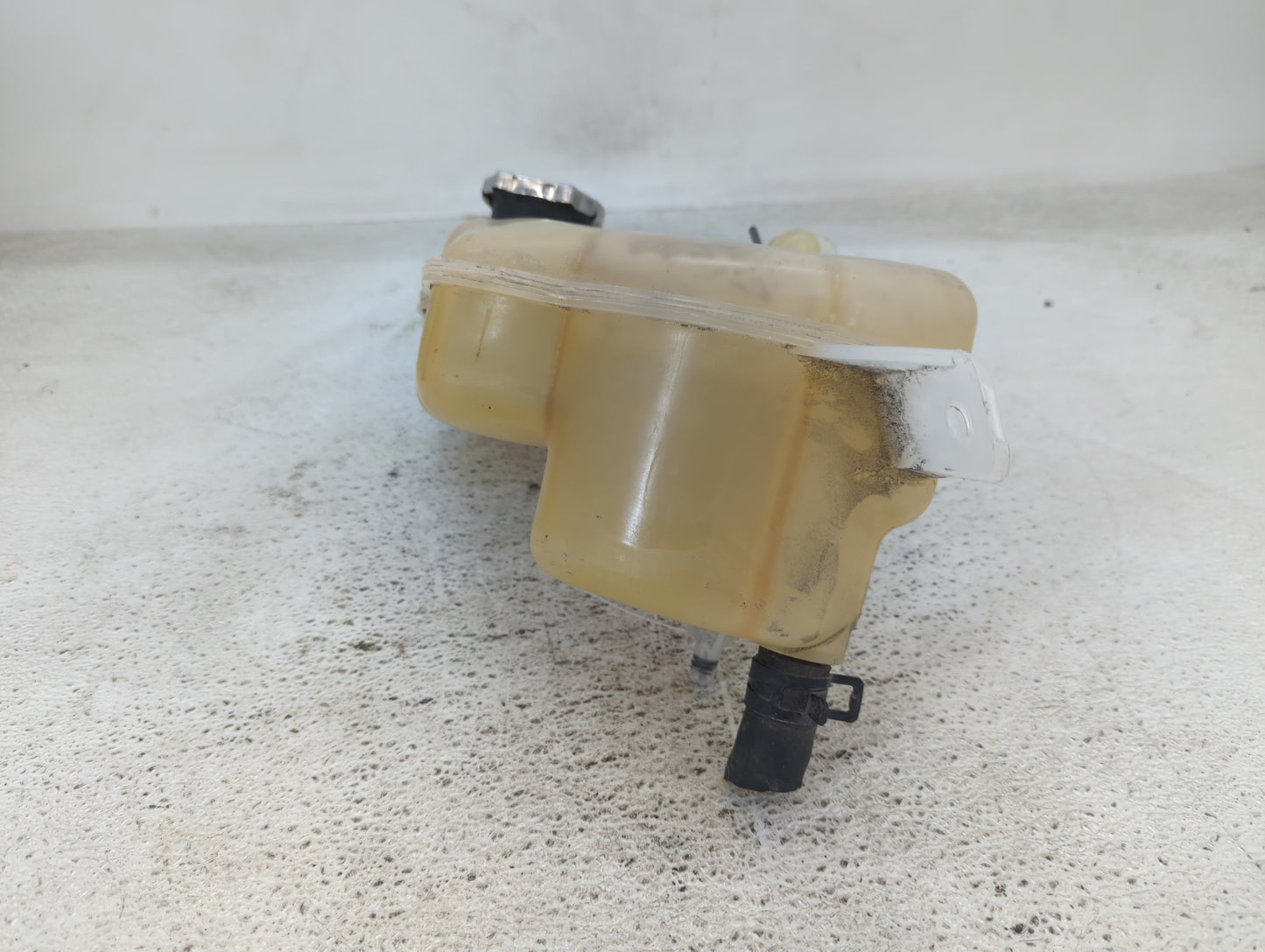 2011-2014 Chrysler 200 Radiator Coolant Overflow Expansion Tank Bottle 1431954 - Oemusedautoparts1.com