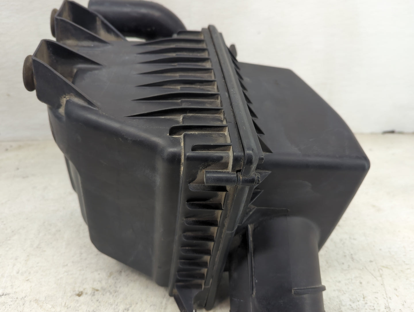 2011-2014 Chrysler 200 Air Cleaner Intake-duct Hose Tube - Oemusedautoparts1.com