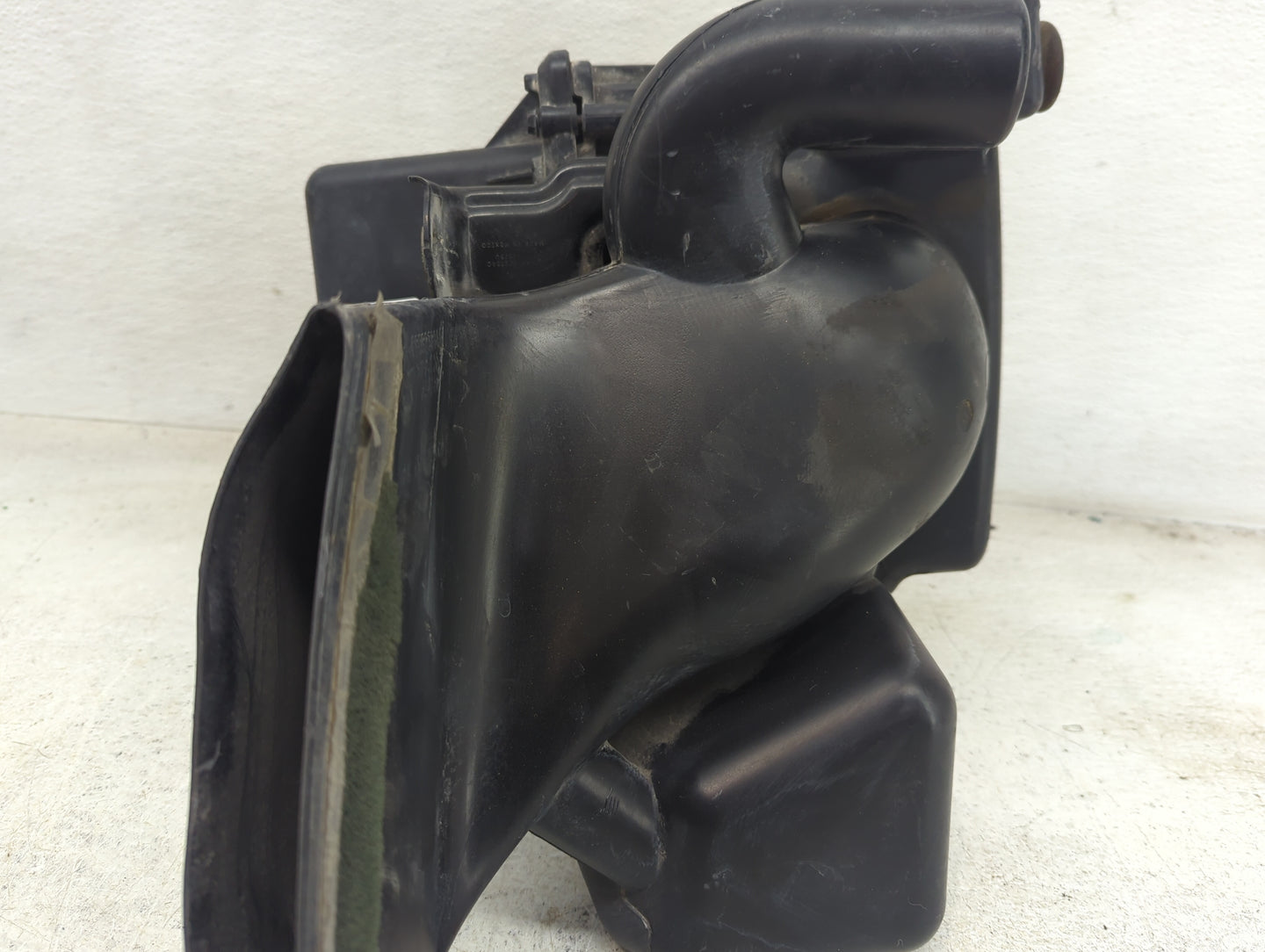 2011-2014 Chrysler 200 Air Cleaner Intake-duct Hose Tube - Oemusedautoparts1.com