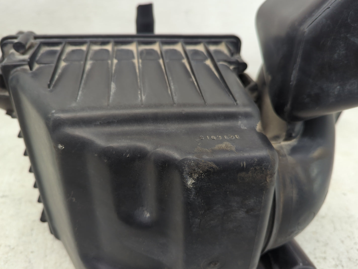 2011-2014 Chrysler 200 Air Cleaner Intake-duct Hose Tube - Oemusedautoparts1.com
