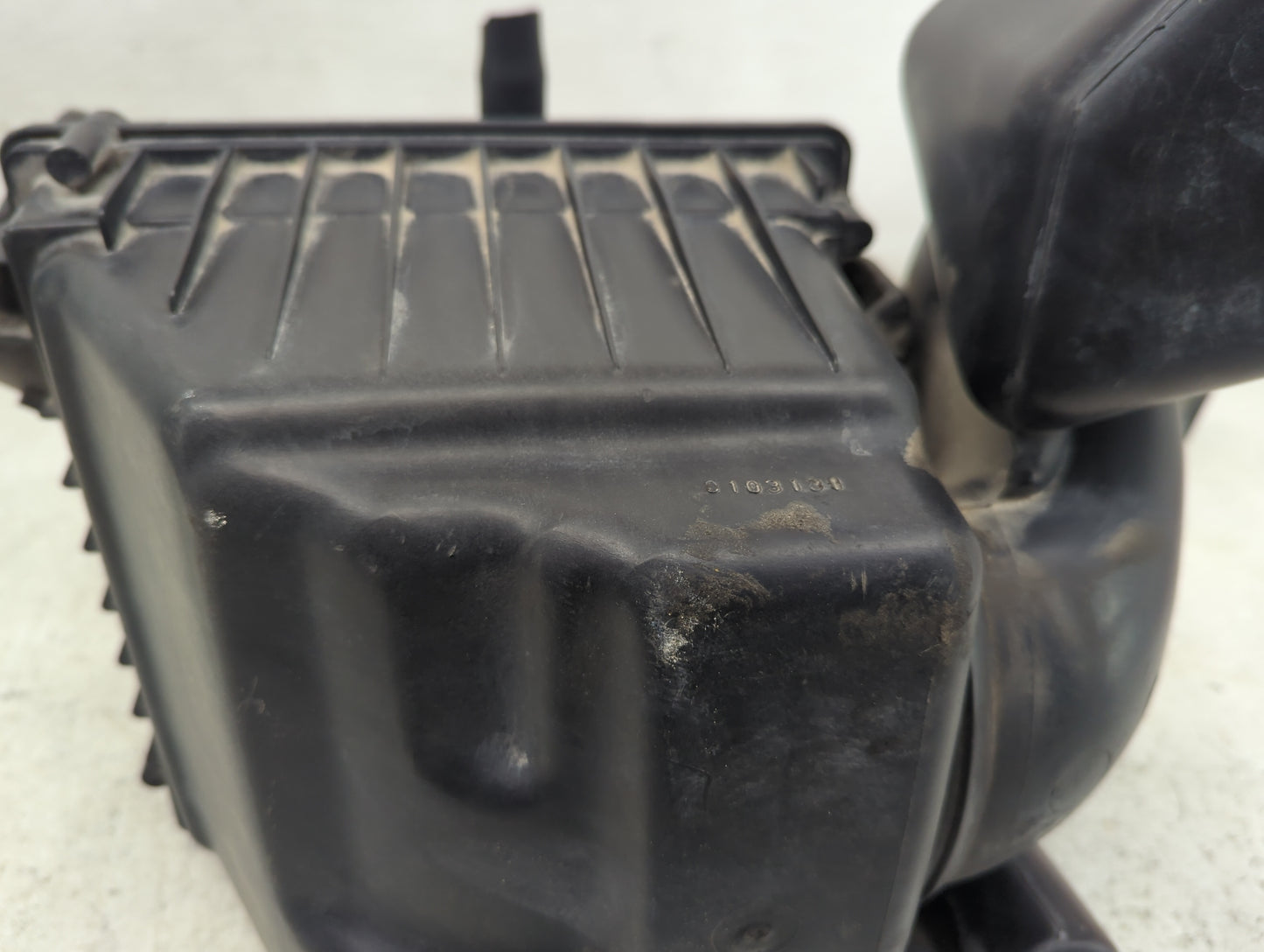 2011-2014 Chrysler 200 Air Cleaner Intake-duct Hose Tube - Oemusedautoparts1.com