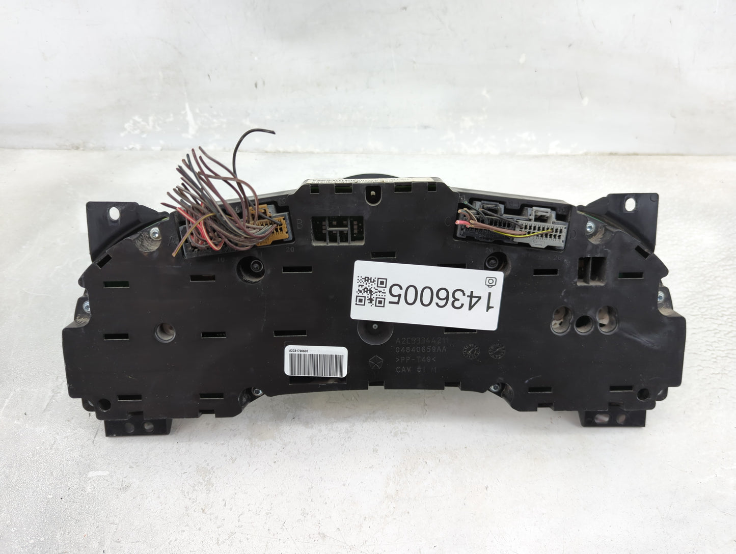 2011-2014 Chrysler 200 Instrument Cluster Speedometer Gauges P/N:P56046514AH Fits Fits 2011 2012 2013 2014 OEM Used Auto Par