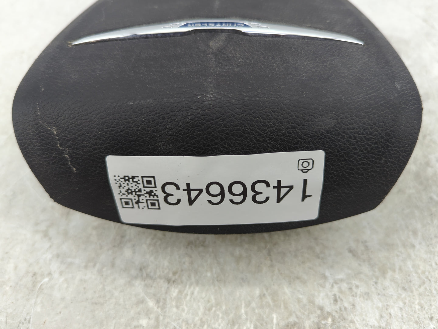 2013 Chrysler 200 Air Bag Driver Left Steering Wheel Mounted P/N:P11-1031 4NM 32A 3F BJA Fits OEM Used Auto Parts - Oemuseda