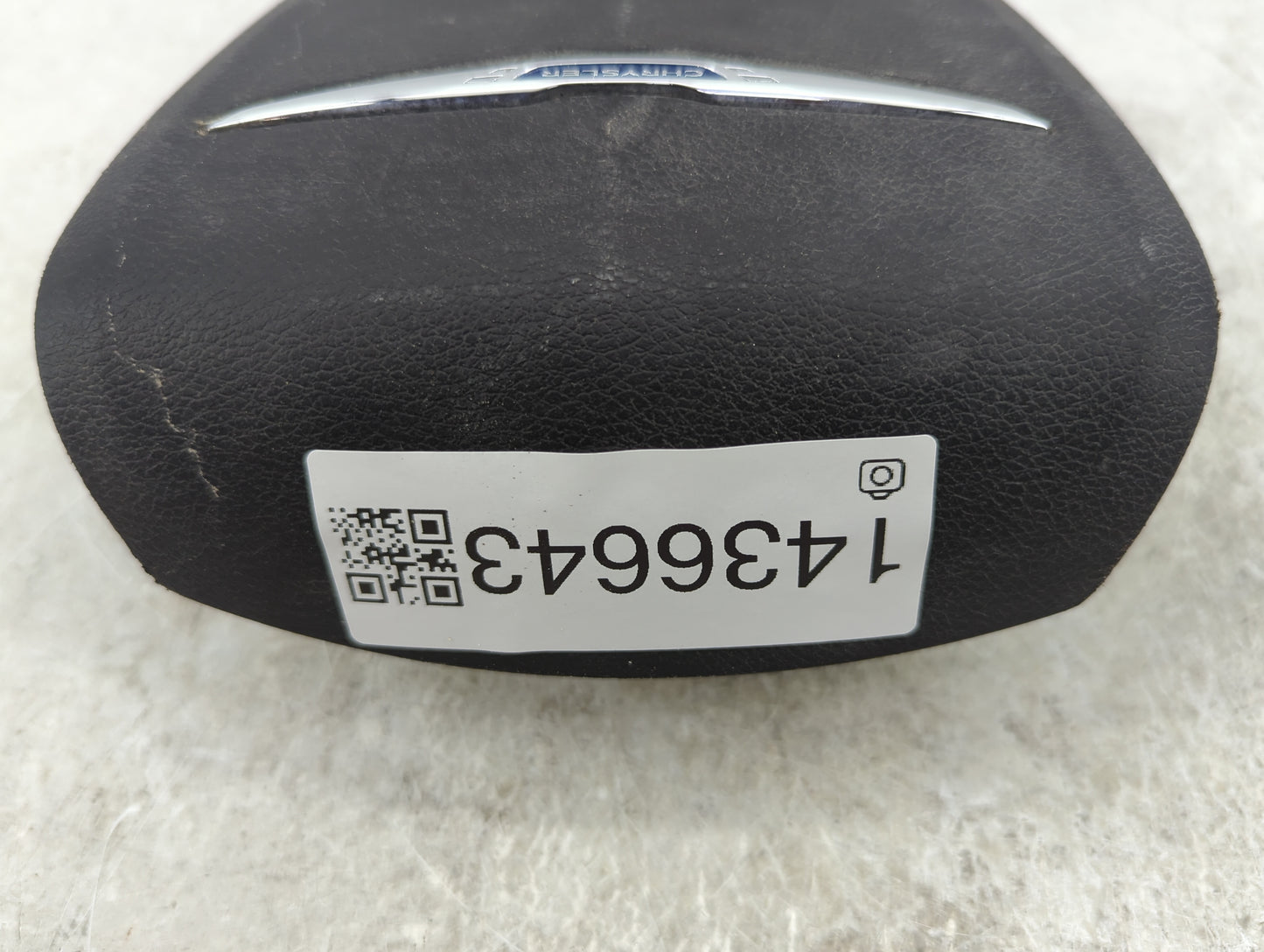 2013 Chrysler 200 Air Bag Driver Left Steering Wheel Mounted P/N:P11-1031 4NM 32A 3F BJA Fits OEM Used Auto Parts - Oemuseda