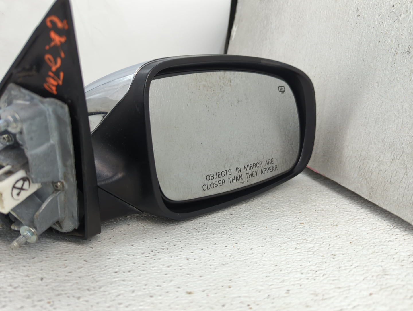 2011-2014 Chrysler 200 Passenger Side View Mirror - Right Door Mirror OEM Used - Oemusedautoparts1.com