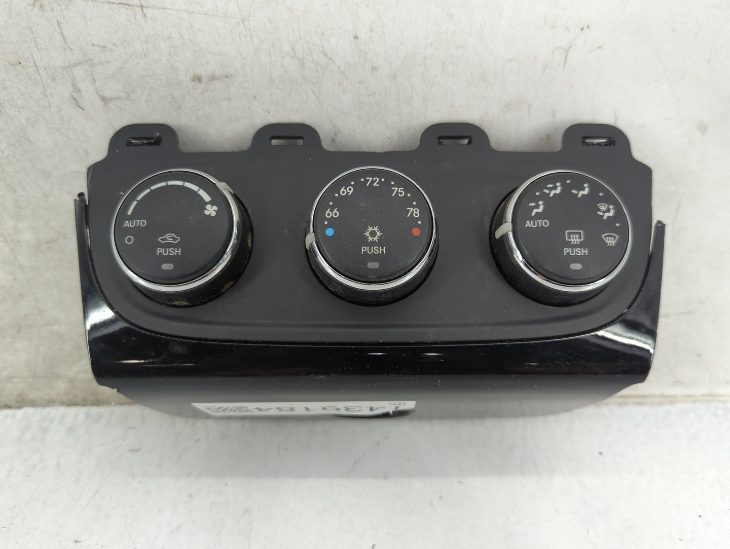 2011-2014 Chrysler 200 Climate Control Module Temperature AC/Heater Replacement P/N:P55111888AI Fits OEM Used Auto Parts - O