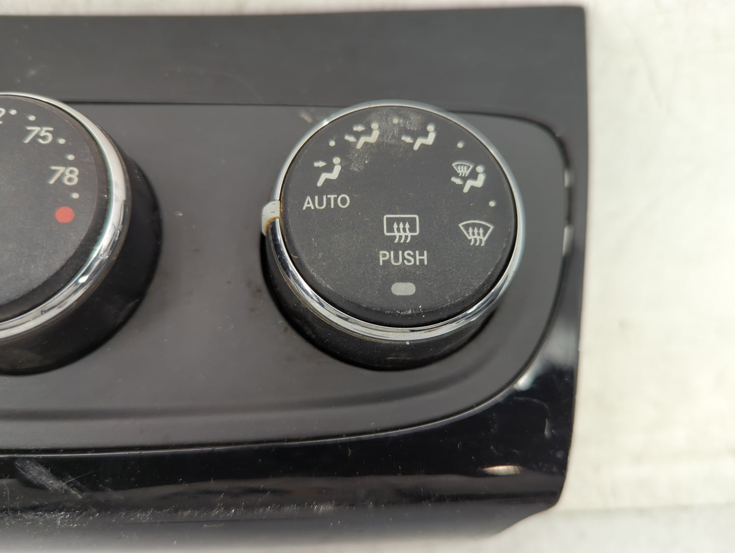 2011-2014 Chrysler 200 Climate Control Module Temperature AC/Heater Replacement P/N:P55111888AI Fits OEM Used Auto Parts - O