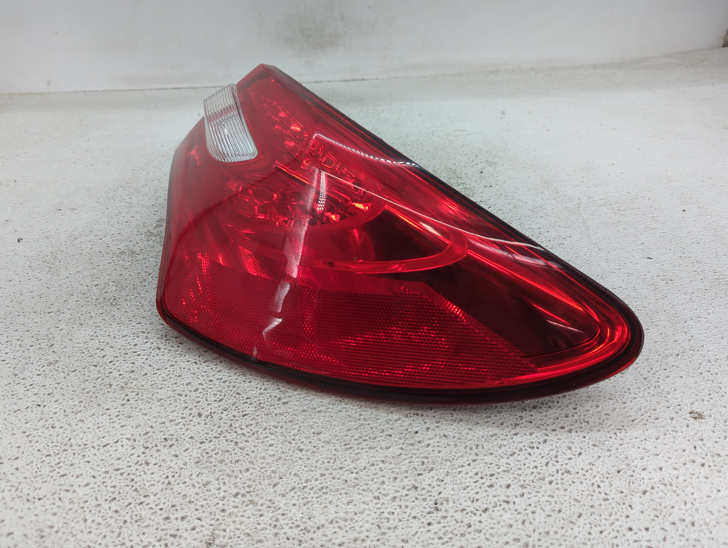 2011-2014 Chrysler 200 Tail Light Assembly Passenger Right OEM P/N:05182524AE Fits Fits 2011 2012 2013 2014 OEM Used Auto Pa