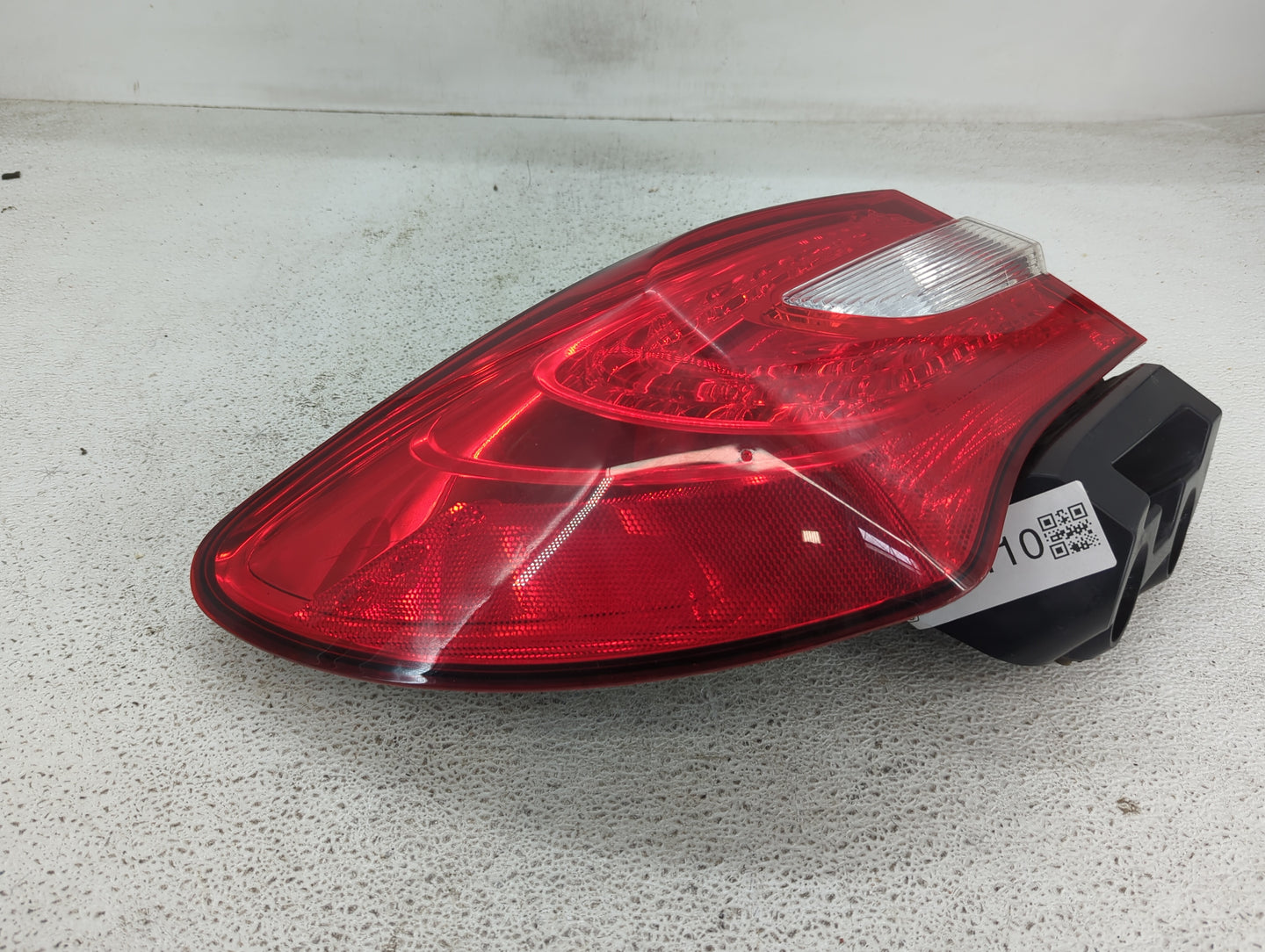 2011-2014 Chrysler 200 Tail Light Assembly Driver Left OEM P/N:05182525AE Fits Fits 2011 2012 2013 2014 OEM Used Auto Parts 