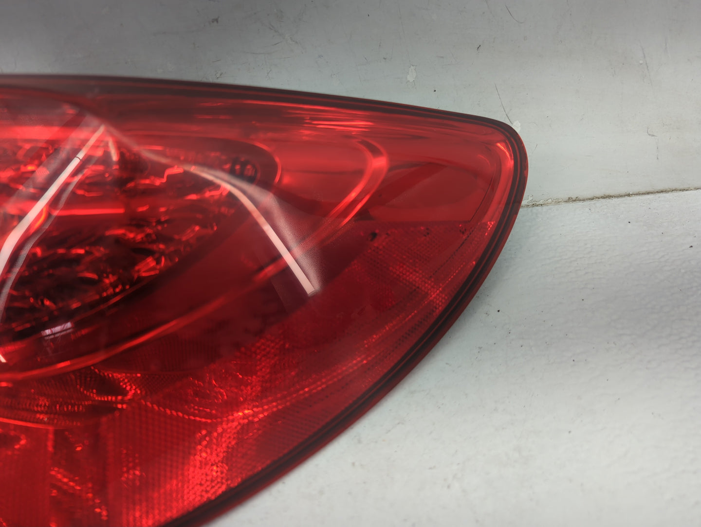 2011-2014 Chrysler 200 Tail Light Assembly Passenger Right OEM P/N:05182524AE Fits Fits 2011 2012 2013 2014 OEM Used Auto Pa