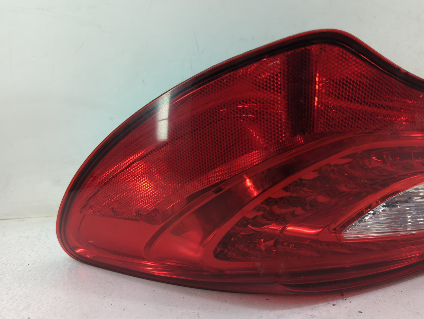 2011-2014 Chrysler 200 Passenger Right Side Deck Lid Mounted Tail Light - Oemusedautoparts1.com